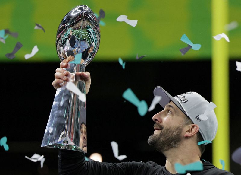 Football - NFL - Super Bowl LIX - Philadelphia Eagles v Kansas City Chiefs - Caesars Superdome, New Orleans, Louisiana, United States - February 9, 2025 Philadelphia Eagles head coach Nick Sirianni celebrates with the Vince Lombardi Trophy after winning Super Bowl LIX REUTERS/Mike Segar